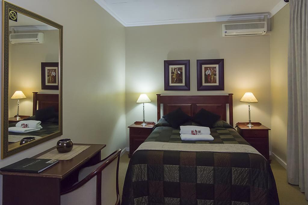 Bayswater Lodge Блоемфонтейн Екстериор снимка
